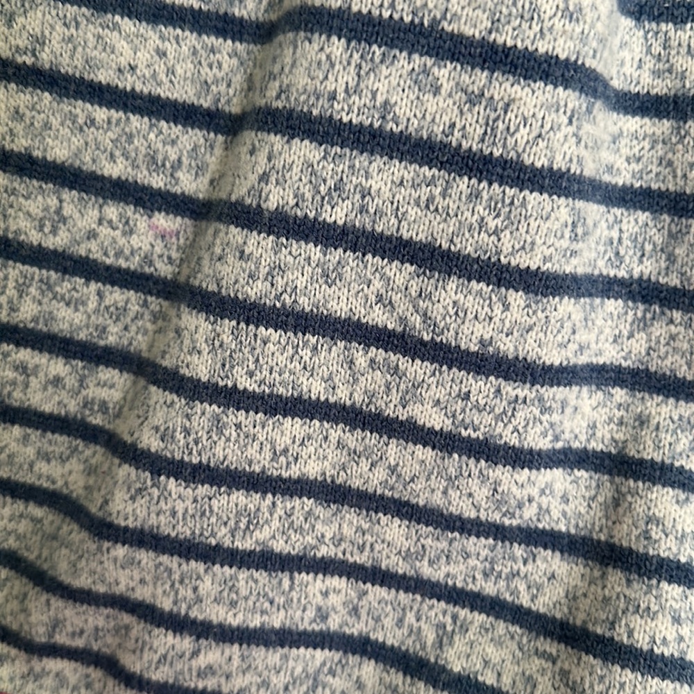 Vineyard Vines Fleece 1/4 Zip - Picture 2 of 6